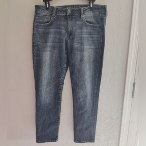 Woman's American Eagle 12 Short Jean